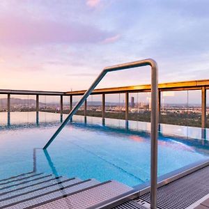 Mca Triiiple I Rooftop Pool I Netflix